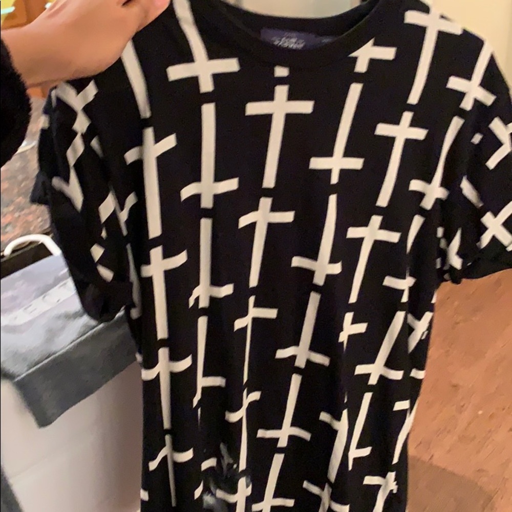 Cross t shirt